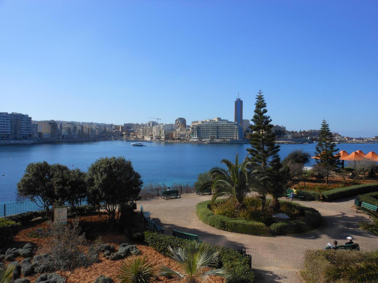 Marvellous Seafront Apartment Sliema Exterior photo